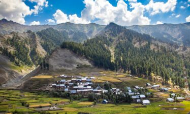 Scenic view of Gurez Valley included in 8 Nights 9 Days Gurez tour package with famous Kashmir destinations | Panda Tours and Travels