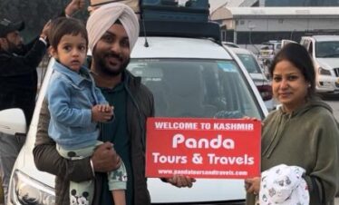 A beautiful couple welcomed by our team for their grez tour package