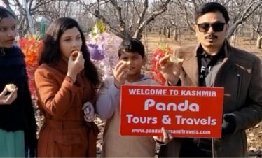 Guests enjoying the Vaishno devi tour package