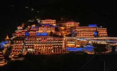 Vaishno Devi Temple night view during Vaishno Devi Tour Package in Jammu | Panda Tours and Travels