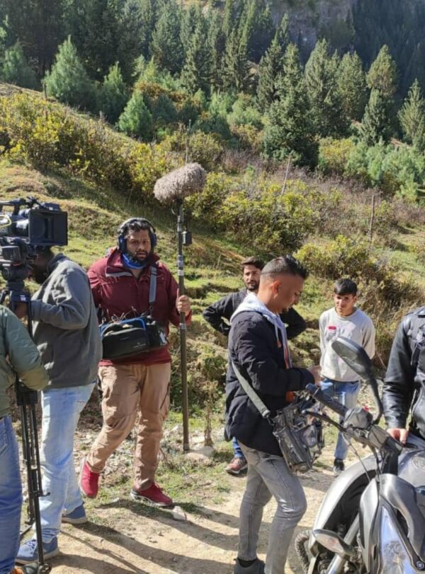 Professional film crew shooting in Kashmir under a complete film shooting package | Panda Tours and Travels