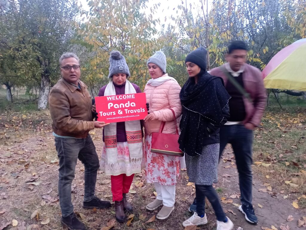 Happy guests of Panda Tours and travels the leading tour and travel agency in Kashmir