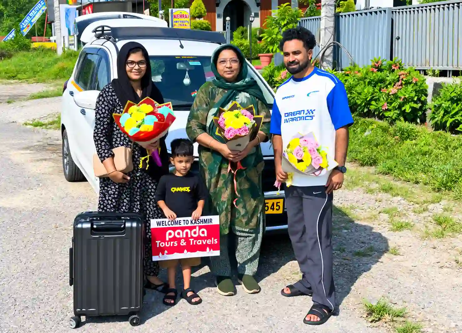 Kashmir Tour Package in April 2027 – Price, Itinerary, Weather And Travel Guide 1 Kashmir Tour Package in April 2027 – Price, Itinerary, Weather And Travel Guide