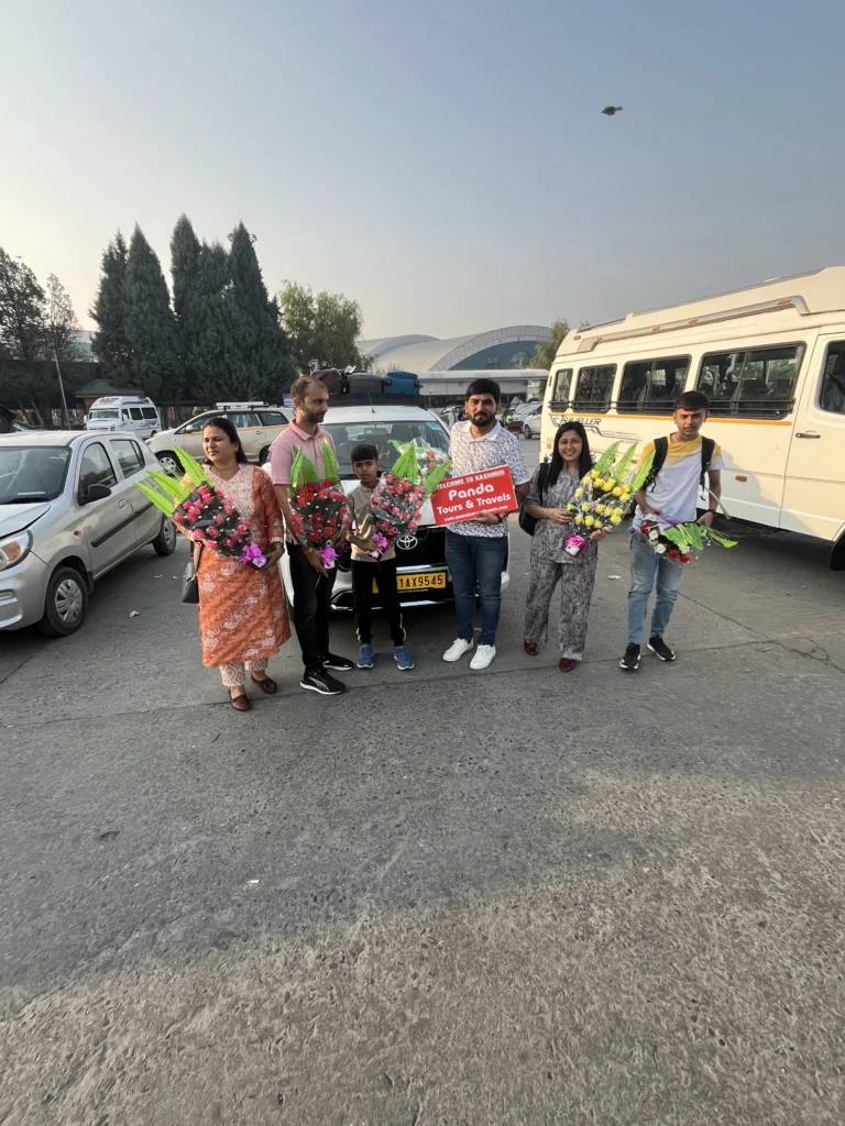 tourists image for Kashmir Tour Package 2026 – Complete Travel Guide, Itinerary