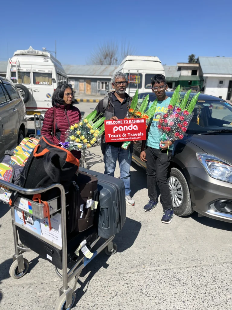 family tourist image for Kashmir tourism update