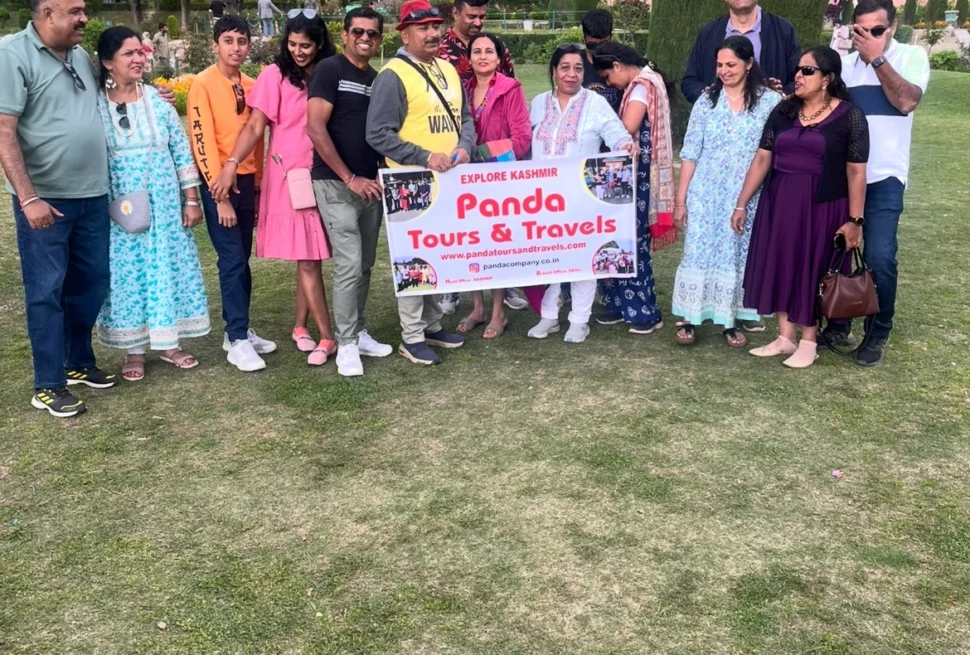 featured image for travel agents in kashmir