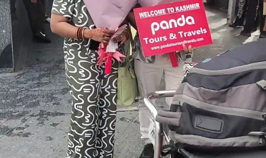 Kashmir Honeymoon Tour Package: The Complete Planning Guide for Couples 1 Kashmir Honeymoon Tour Package: The Complete Planning Guide for Couples