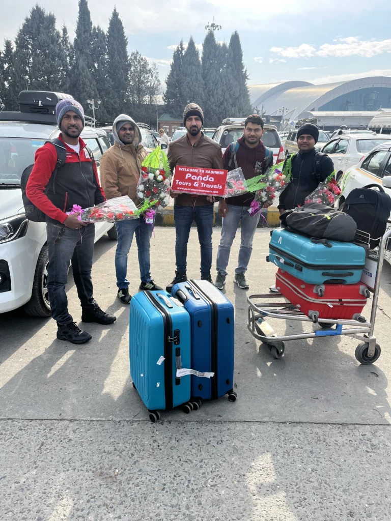 tourists-from-india-with-panda-tour-and-travels