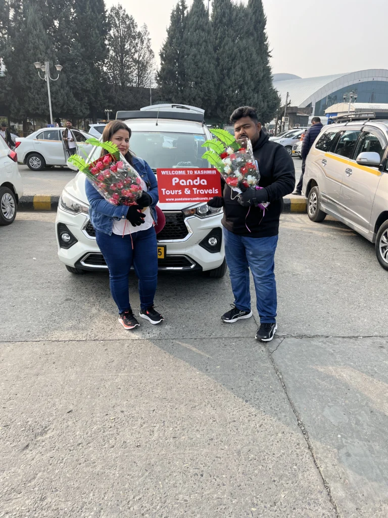 couple-image-is-kashmir-safe-for-tourists-2026