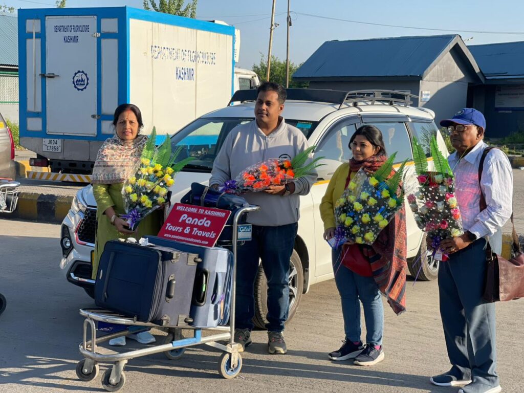 kashmir-tour-package-for-2026-srinagar-gulmarg-pahakgam-panda-tours-and-travels