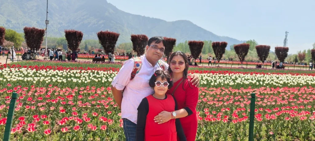 image of family tourists in tulip garden opening on 16 march 2026