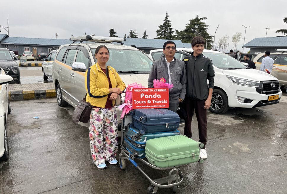 FEATRURED IMAGE FOR SRINGAR LOCAL TOUR PACKAGE