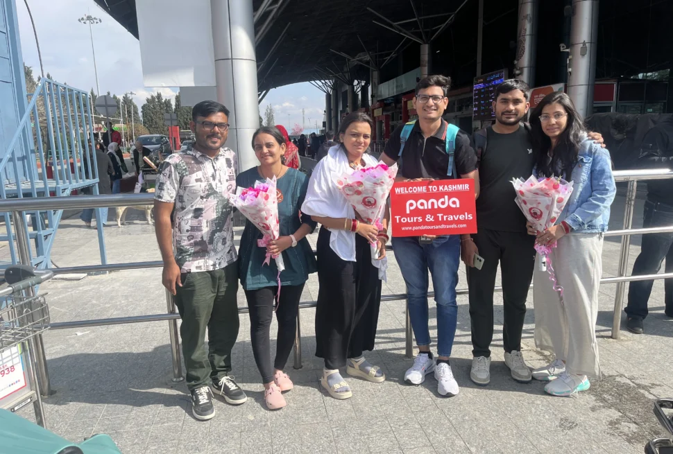 FEATURED IMAGE FOR Best local tour agency in Srinagar near Dal lake