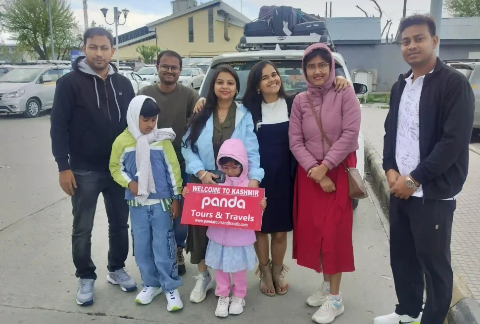 for kashmir tour package from delhi