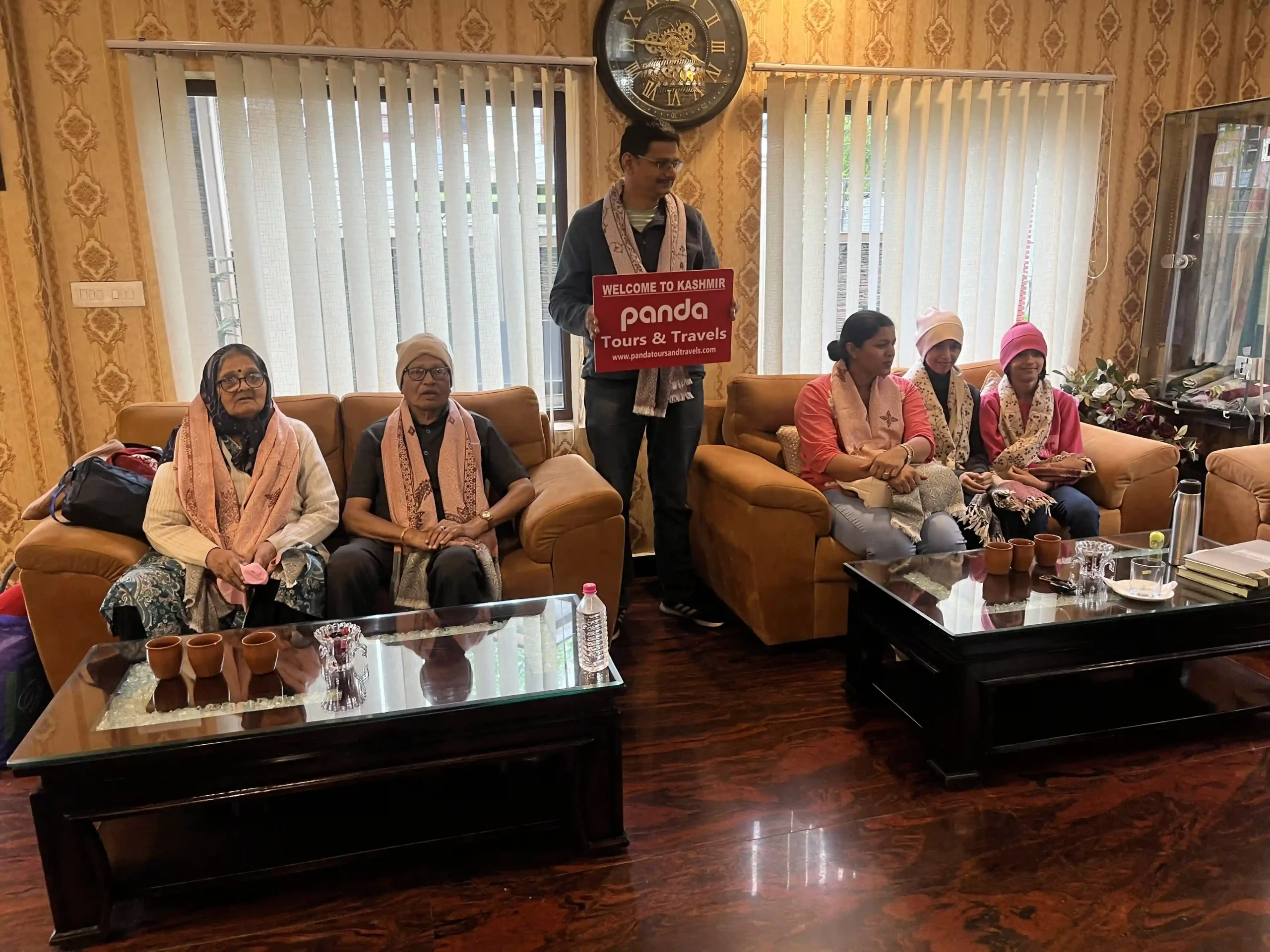 featured image for best travel agency in srinagar kashmir