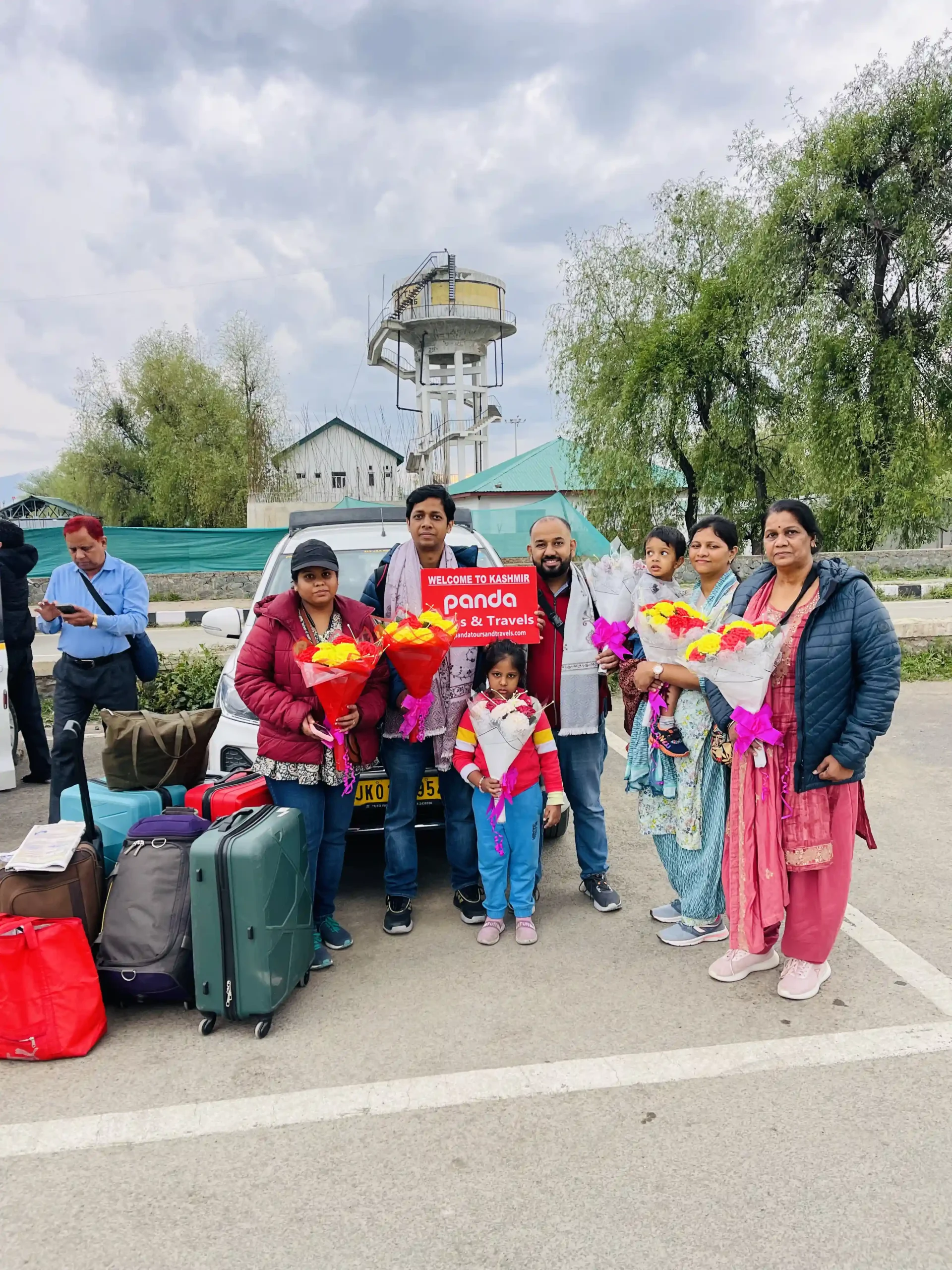 featured image for best places to visit in kashmir