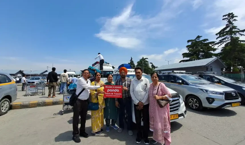 Kashmir Tour Package from Amritsar – Your Gateway to Paradise 1 Kashmir Tour Package from Amritsar – Your Gateway to Paradise