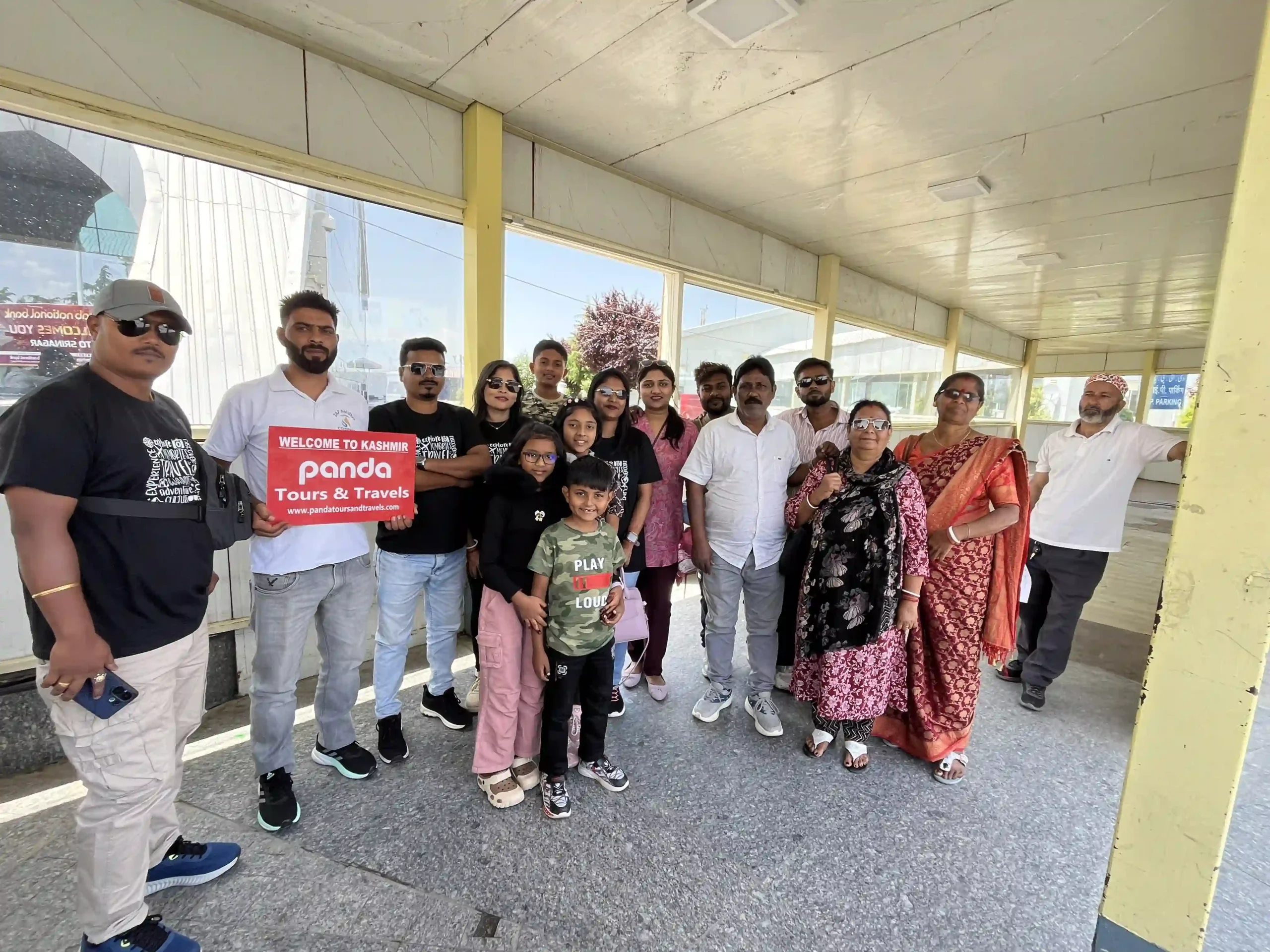 featured image for kashmir tour operator