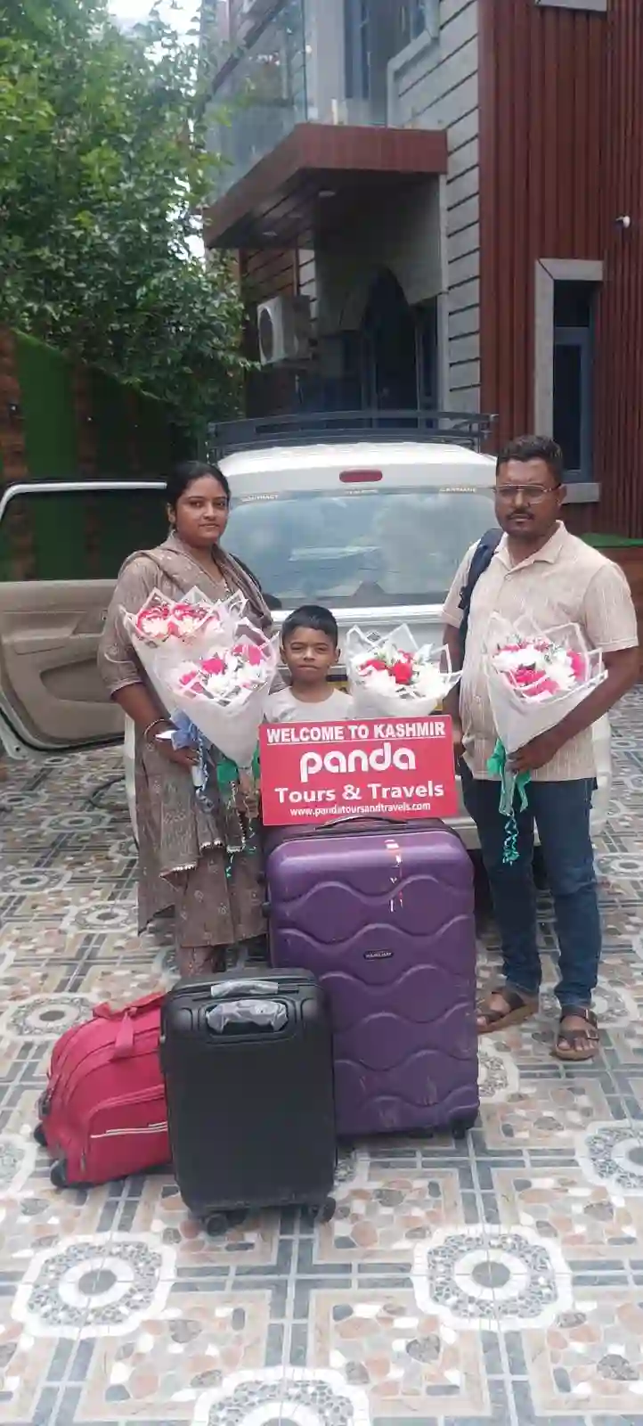 Kashmir in November 2026 – Weather, Snowfall, itinerary, Places to Visit, Things to Do & Complete Travel Guide 1 featured image for kashmir in november