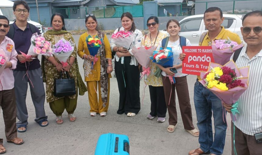 Kashmir in September 2026: Temperature, Itinerary & Budget Guide – Panda Tours And Travels