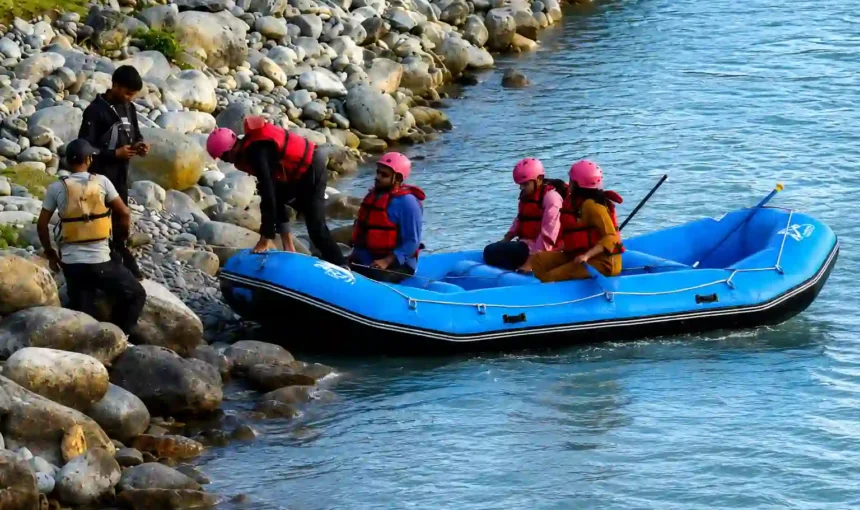 River Rafting in Kashmir: Prices, Routes, Best Time And Booking Guide 2 River Rafting in Kashmir: Prices, Routes, Best Time And Booking Guide