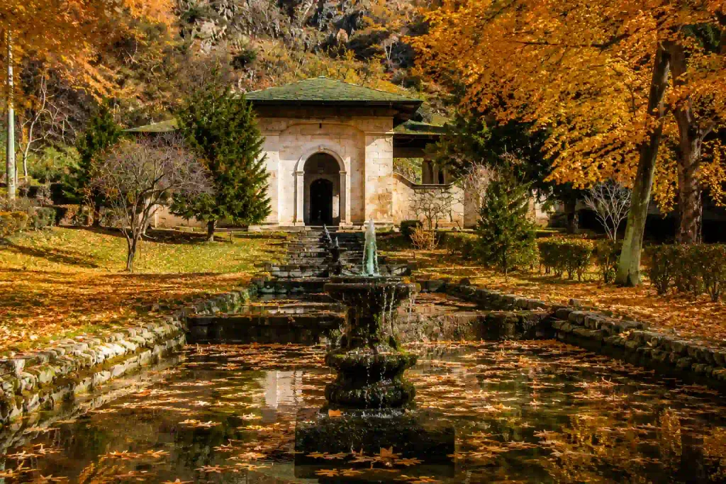 Achabal Garden, Kashmir: History, Location And Travel Guide 4 Close-up view of Achabal Garden in autumn with Mughal water channels and golden foliage in Kashmir