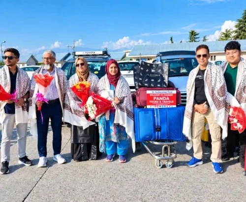 Family from Bangladesh on Kashmir holiday package with Panda Tours Srinagar