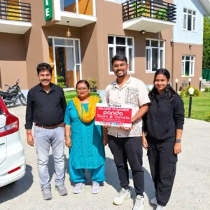 Traveller enjoying Pahalgam on a Kashmir tour